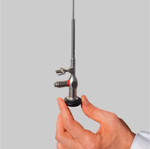 Применяется ювелирный инструмент мини-гистероскоп Karl Storz 2,9 мм для лечения синехий