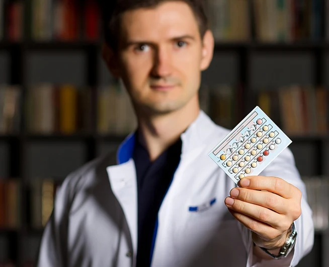 Подбор комбинированных оральных контрацептивов у Дмитрия Валерьевича Прыня в Краснодаре