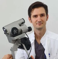 Диагностика дисплазии шейки матки на немецком кольпоскопе Leisegang у врача Дмитрия Валерьевича Прыня в Краснодаре